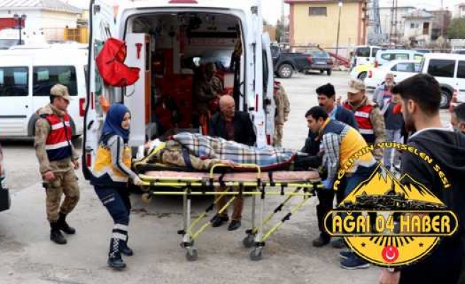 Ağrı'da Kaza 5 Asker Yaralandı