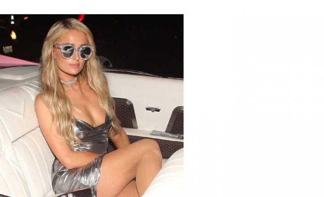 Paris Hilton, Burak Deniz'i ateşli buldu ve sordu