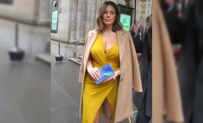 Ashley Graham  Çıplak Pozunu Paylaştı