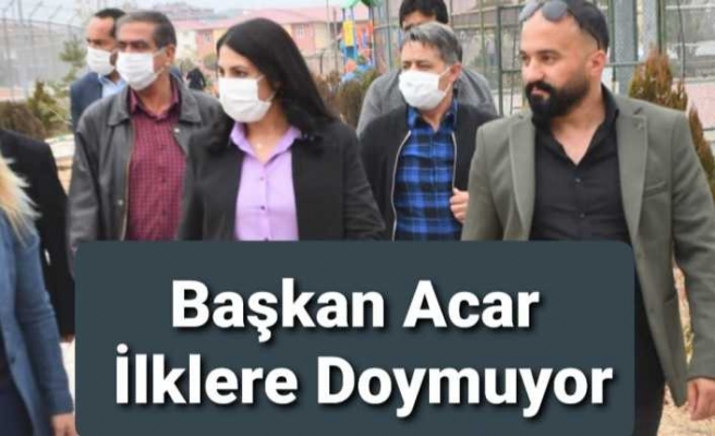 Doğubayazıt Belediye Başkanı Yıldız Acar İlklere Doymuyor