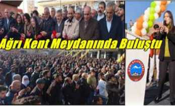 Aras'ın Gurur Gününde Ağrı ,Kent Meydanında Buluştu